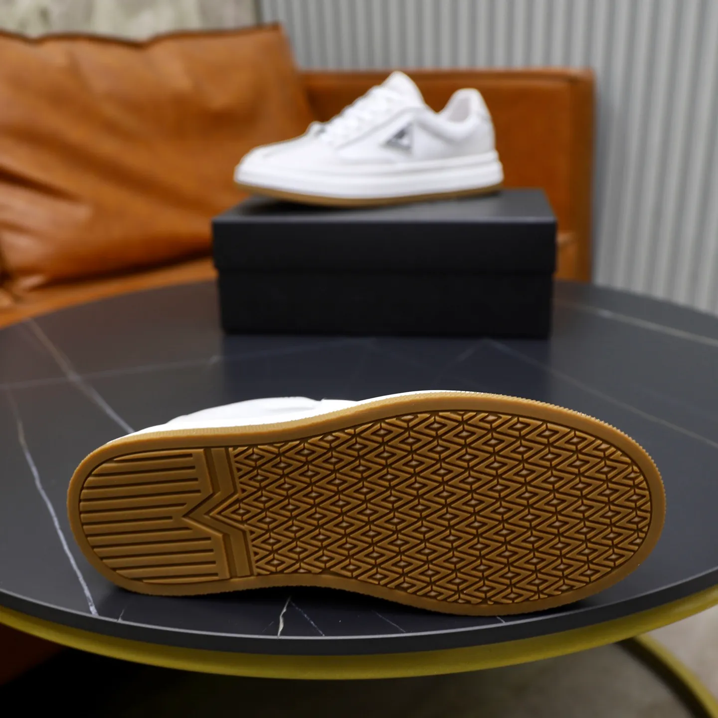 Men's shoes: 440💰🙅‍♂️🙅‍♂️🙅‍♂️ Brand: PRADA Standard code: 38–44 (45 can be customized) Level: Same as the official website Material: Original cowhide fabric Comfortable pigskin lining Lightweight and wear-resistant outsole Style category: Men's fashionable casual shoes and boots Running sneakers Distinguished luxury brand elements Top luxury Color: actual picture color